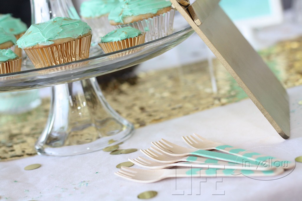 mint and gold oscar party | life in yellow