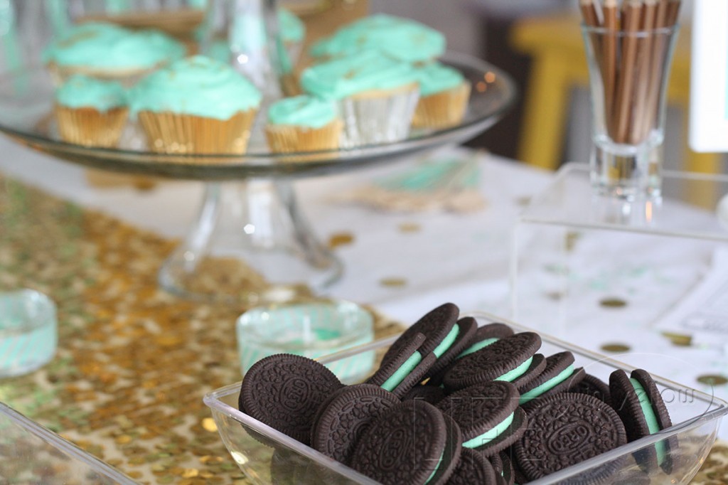mint and gold oscar party | life in yellow