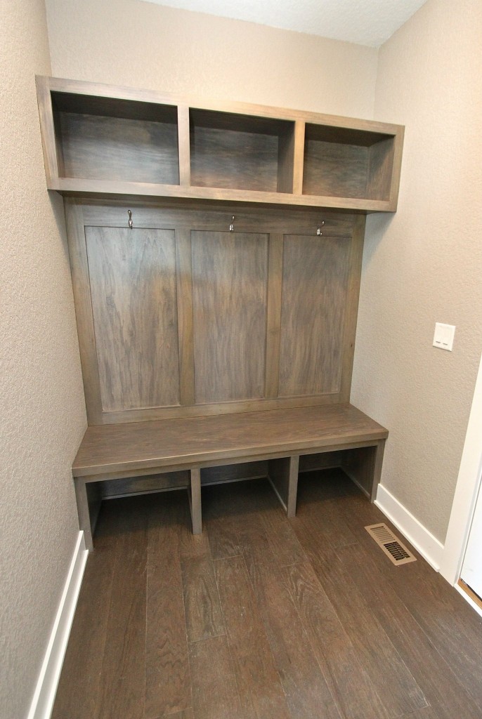 Mudroom Built-Ins | www.29thanddelight.com