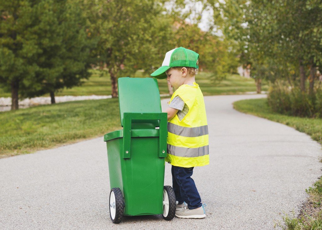 DIY Garbage Man Costume and Trash Can | www.29thanddelight.com